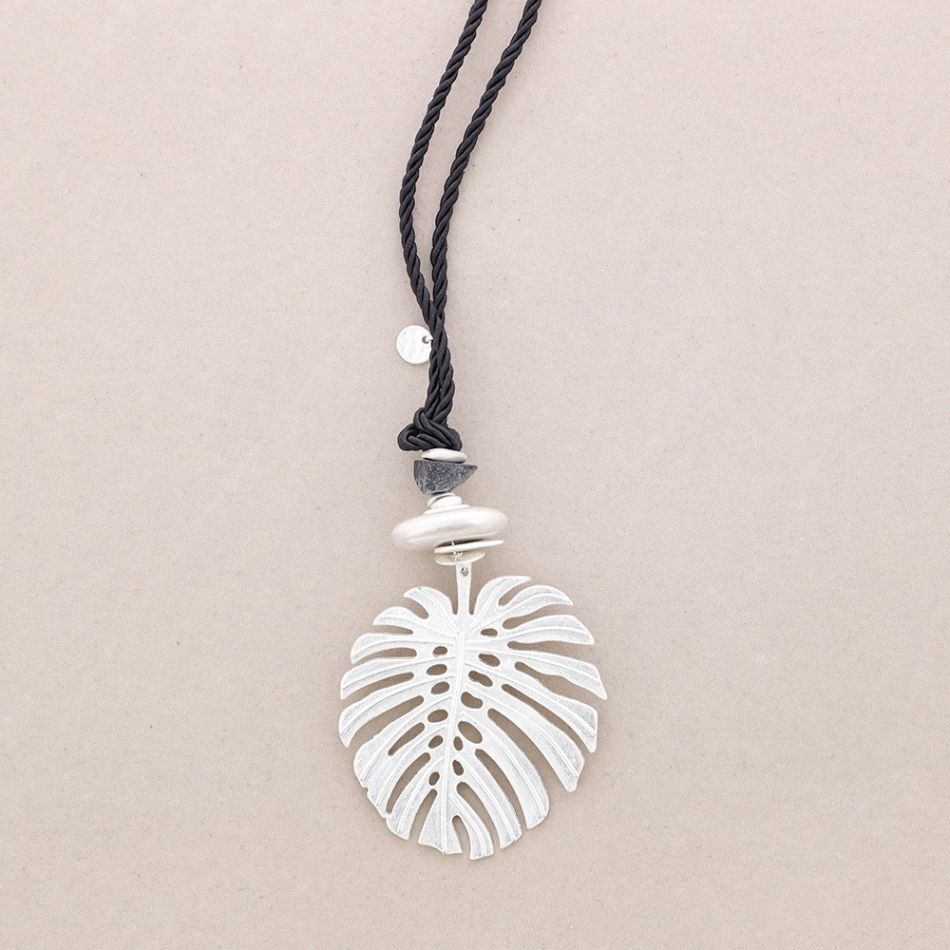 LONG PENDANT NECKLACE CHEESE PLANT LEAF METAL STONE