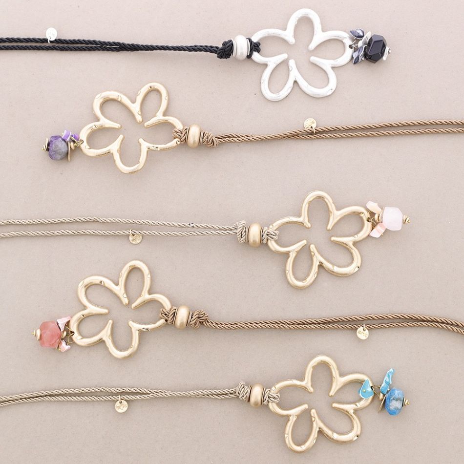 LONG STONE FLOWER PENDANT NECKLACE