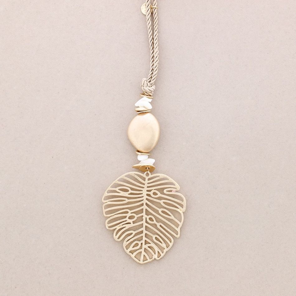 LONG PENDANT NECKLACE LEAF OPENWORK WITH NACRE BEADS