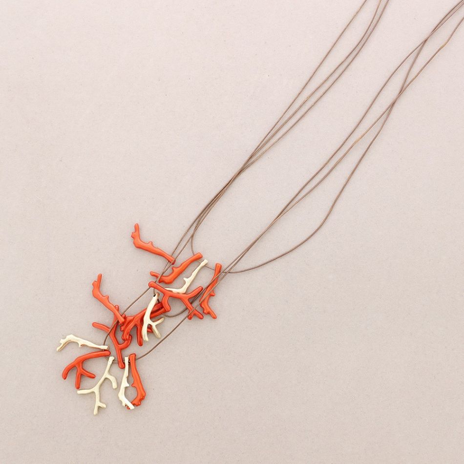 LONG NECKLACE WITH RESIN CORAL PENDANTS