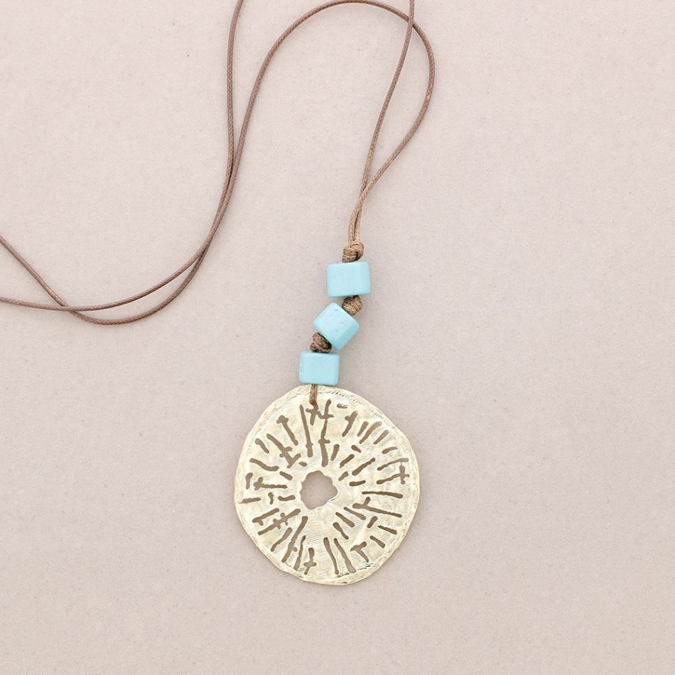 LONG NECKLACE WITH RESIN BEADS METAL MEDALLION PENDANT