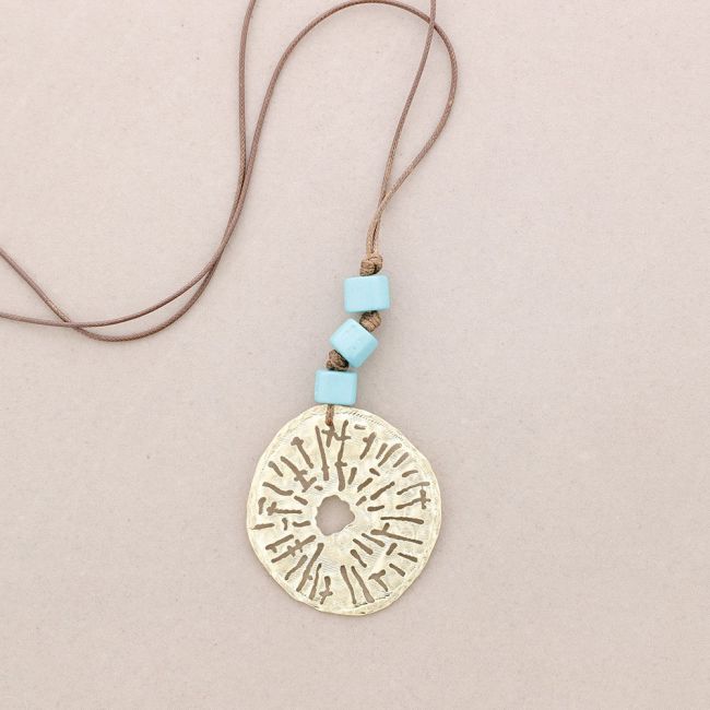 LONG NECKLACE WITH RESIN BEADS METAL MEDALLION PENDANT