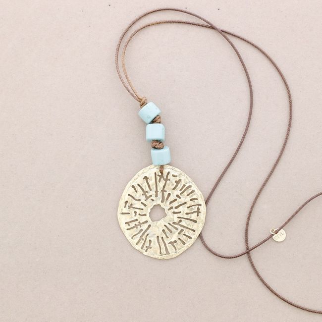 LONG NECKLACE WITH RESIN BEADS METAL MEDALLION PENDANT