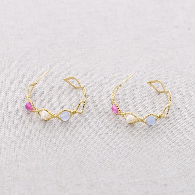 STEEL HOOP EARRINGS WITH PEARL STONES