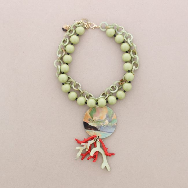 RESIN MEDAL PENDANT NECKLACE WITH MARINE MOTIF