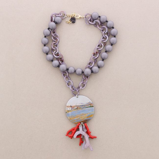 RESIN MEDAL PENDANT NECKLACE WITH MARINE MOTIF