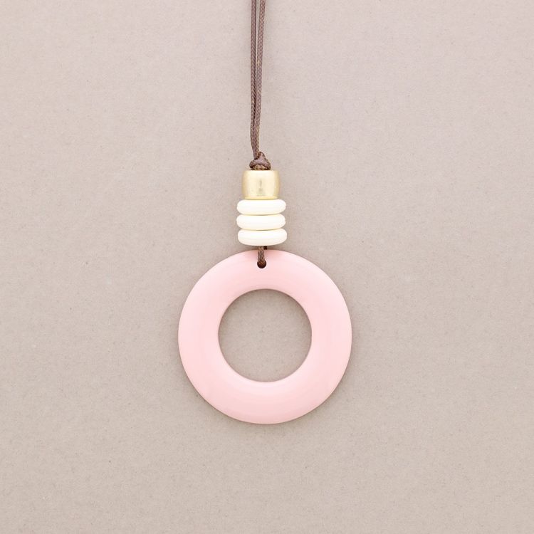 LONG RESIN CIRCLE PENDANT NECKLACE