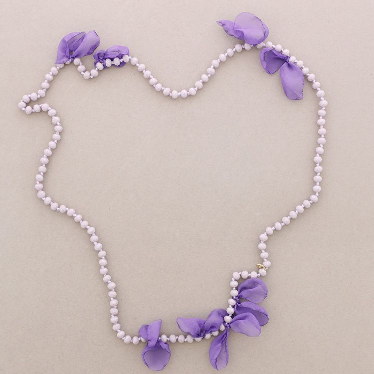 COLLAR LARGO PERLAS FLOR
