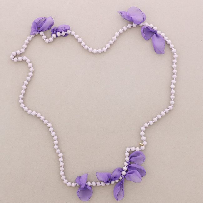 COLLAR LARGO PERLAS FLOR