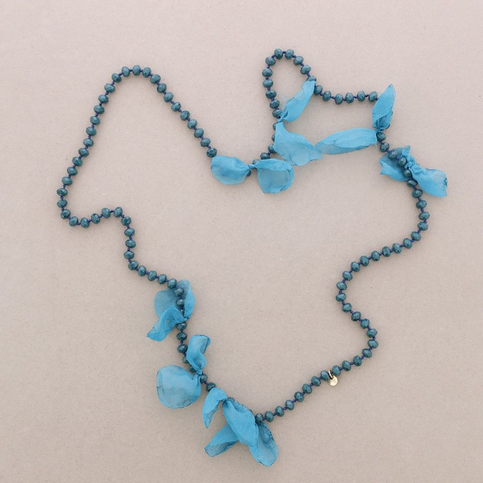 COLLAR LARGO PERLAS FLOR