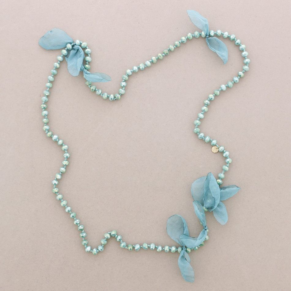 COLLAR LARGO PERLAS FLOR