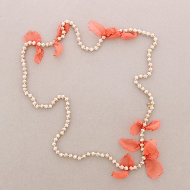 LONG PEARL FLOWER NECKLACE