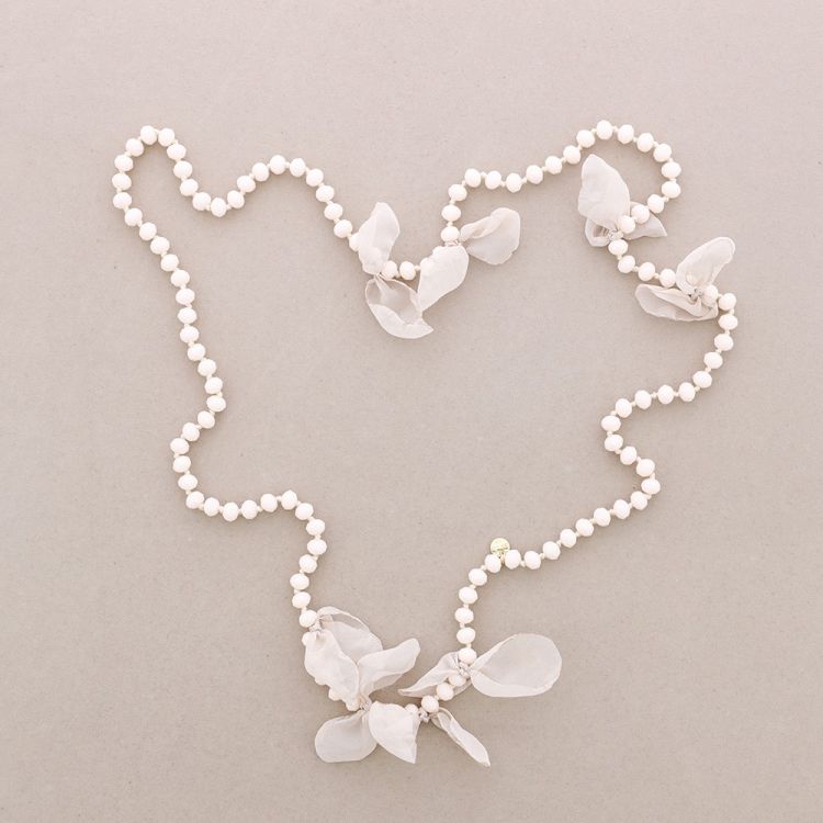 COLLAR LARGO PERLAS FLOR 2