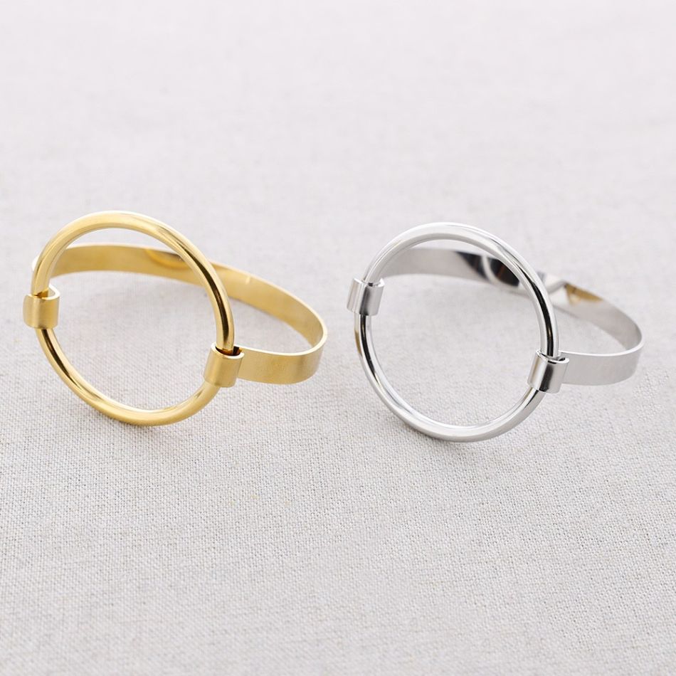 STEEL CIRCLE BRACELET