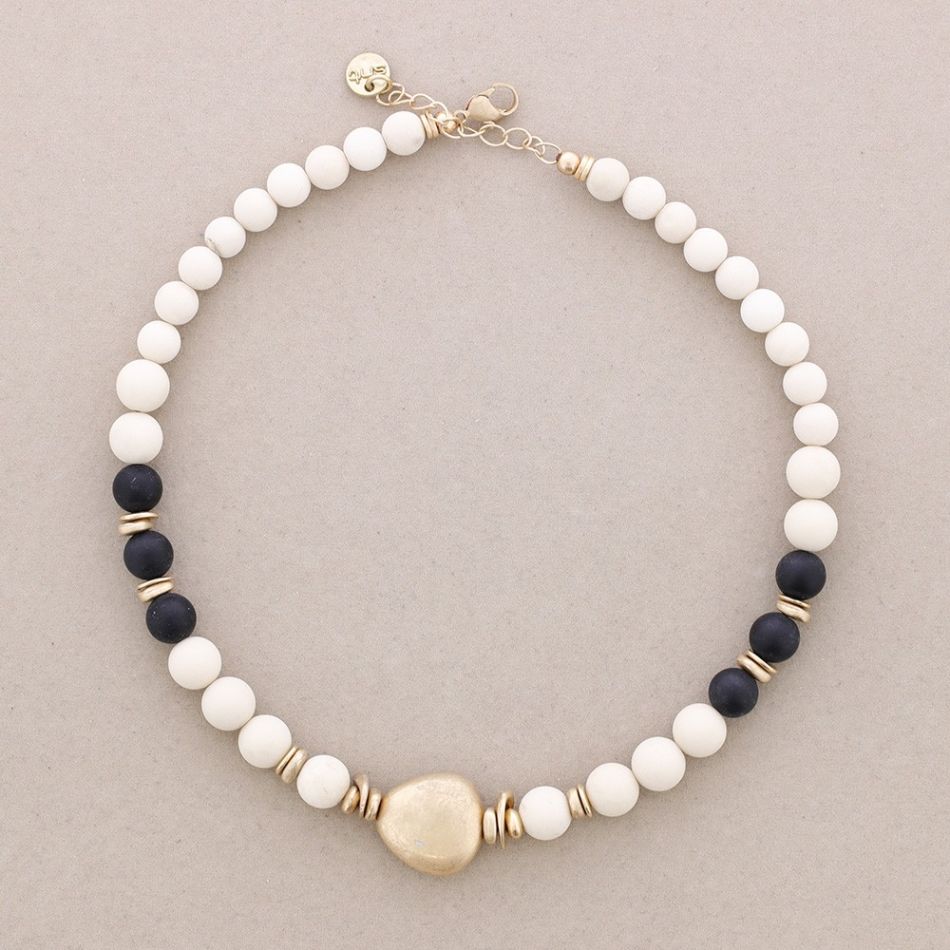 METAL BEADED NECKLACE WITH STONES