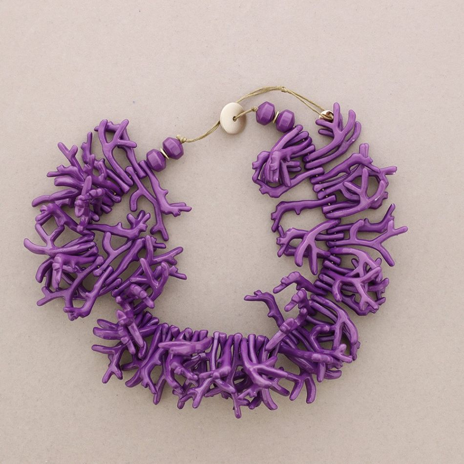 RESIN CORAL BEADED NECKLACE