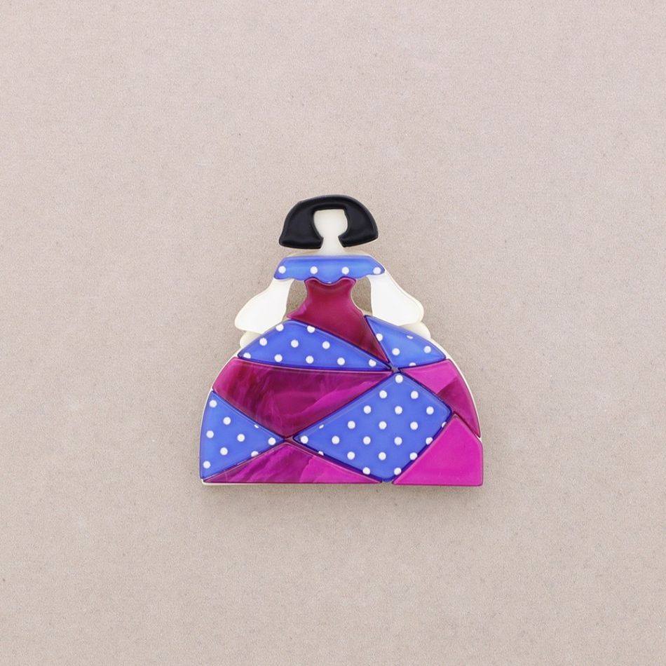 BROCHE MENINA RESINA