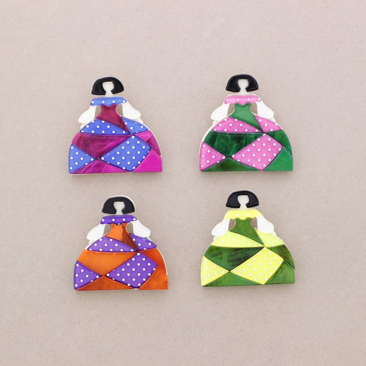 BROCHE MENINA RESINA 2
