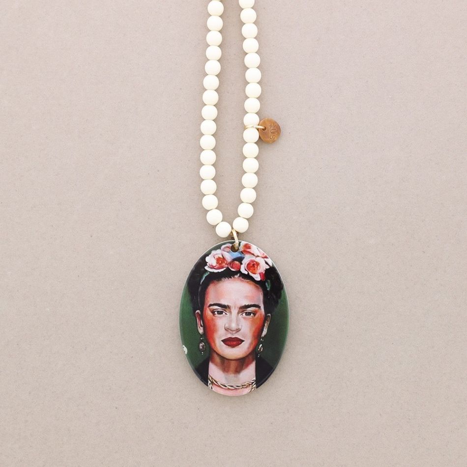 COLLAR LARGO COLGANTE MEDALLA FRIDA