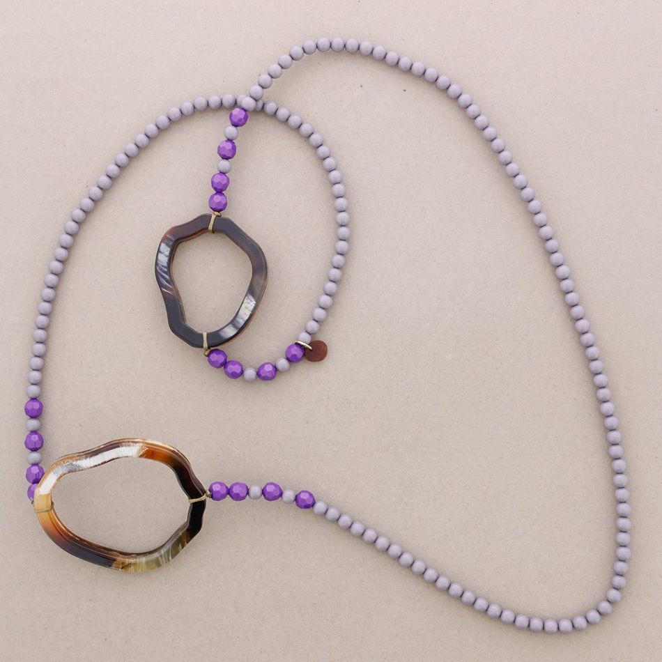 COLLAR LARGO BOLAS DOBLE CÍRCULO IRREGULARES RESINA