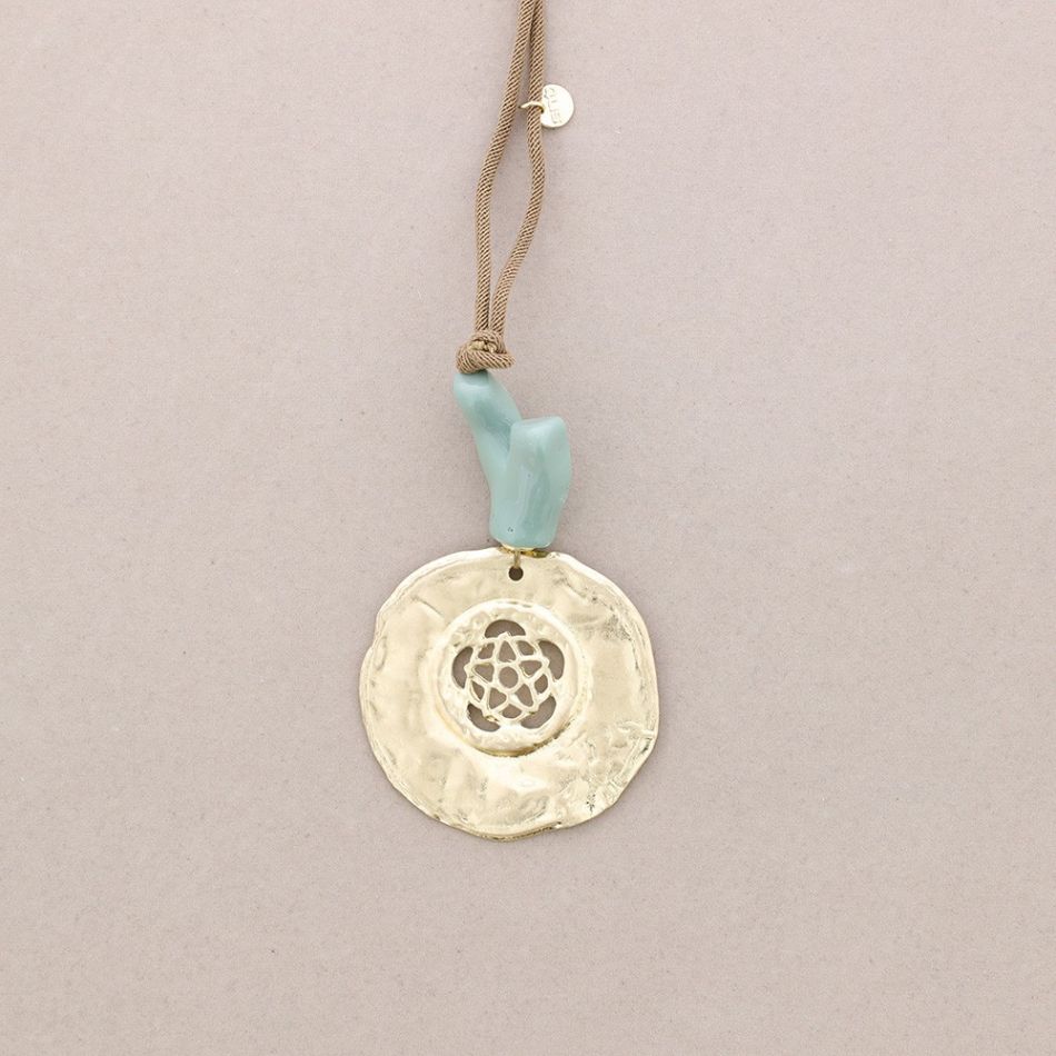 LONG NECKLACE WITH RESIN BEADS METAL MEDALLION PENDANT