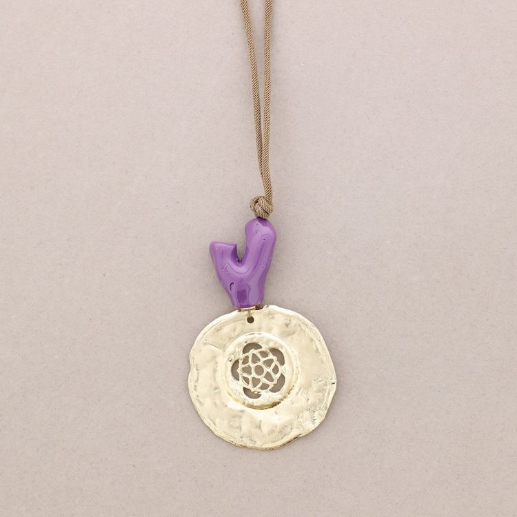 LONG NECKLACE WITH RESIN BEADS METAL MEDALLION PENDANT