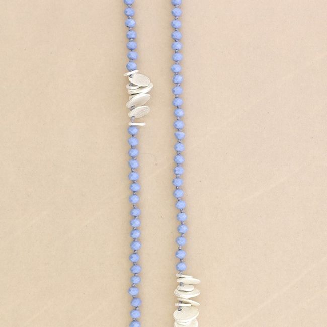 LONG NECKLACE WITH FACETED CRYSTALS AND METAL MEDALS