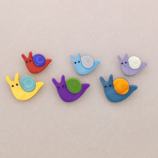 RESIN SNAIL BROOCH SET 2