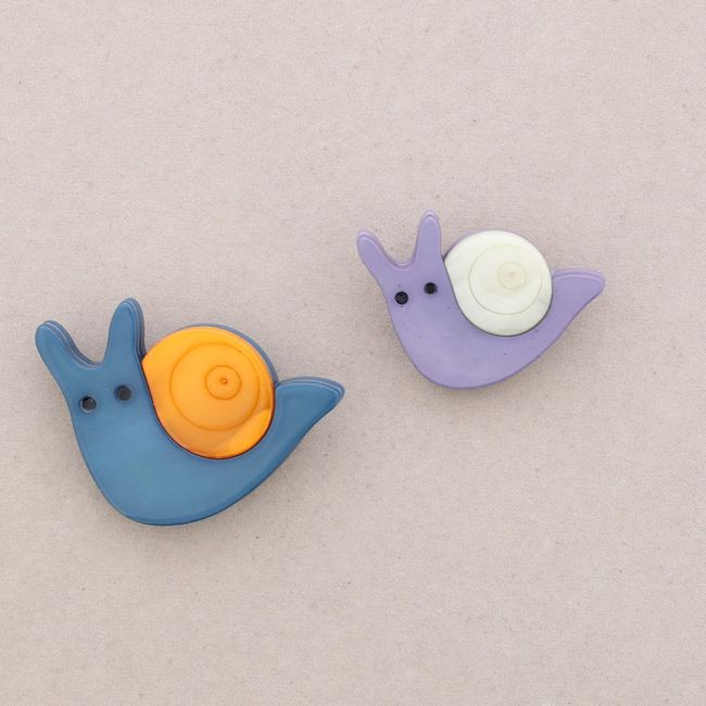 RESIN SNAIL BROOCH SET 2