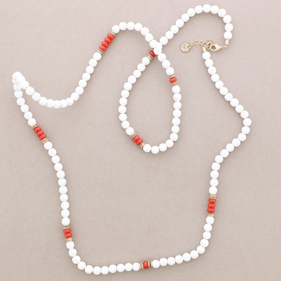 LONG NECKLACE WITH LAVA IMITATION METAL BEADS