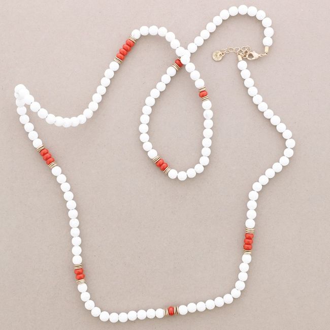 LONG NECKLACE WITH LAVA IMITATION METAL BEADS