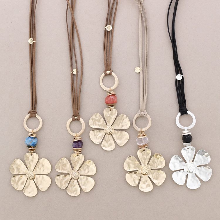 COLLAR LARGO COLGANTE FLOR PIEDRA 2