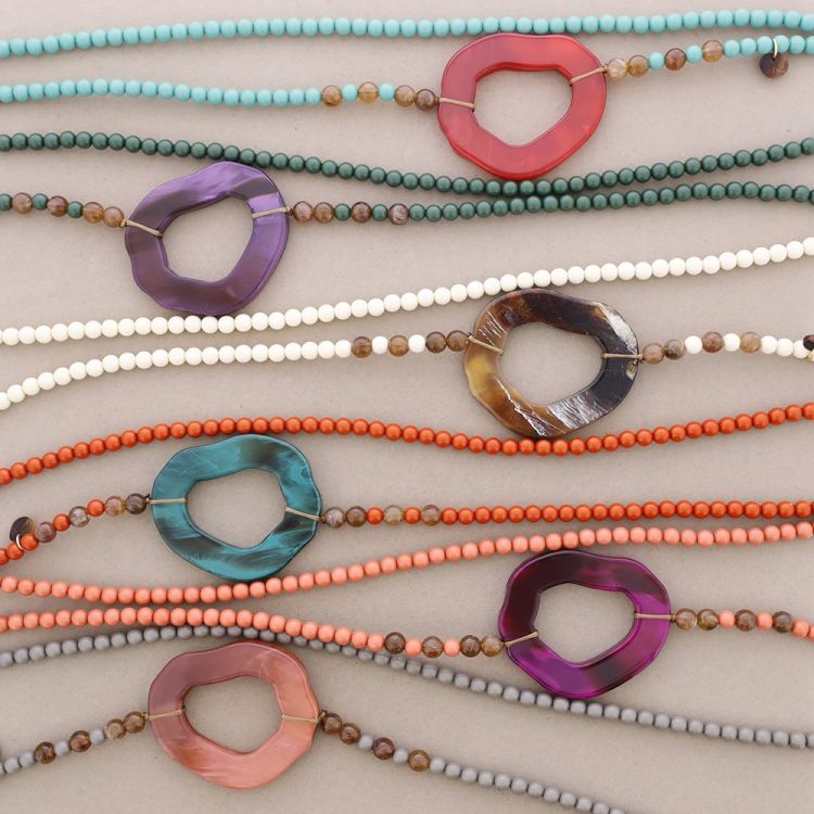 COLLAR LARGO BOLAS CÍRCULO IRREGULAR RESINA 2