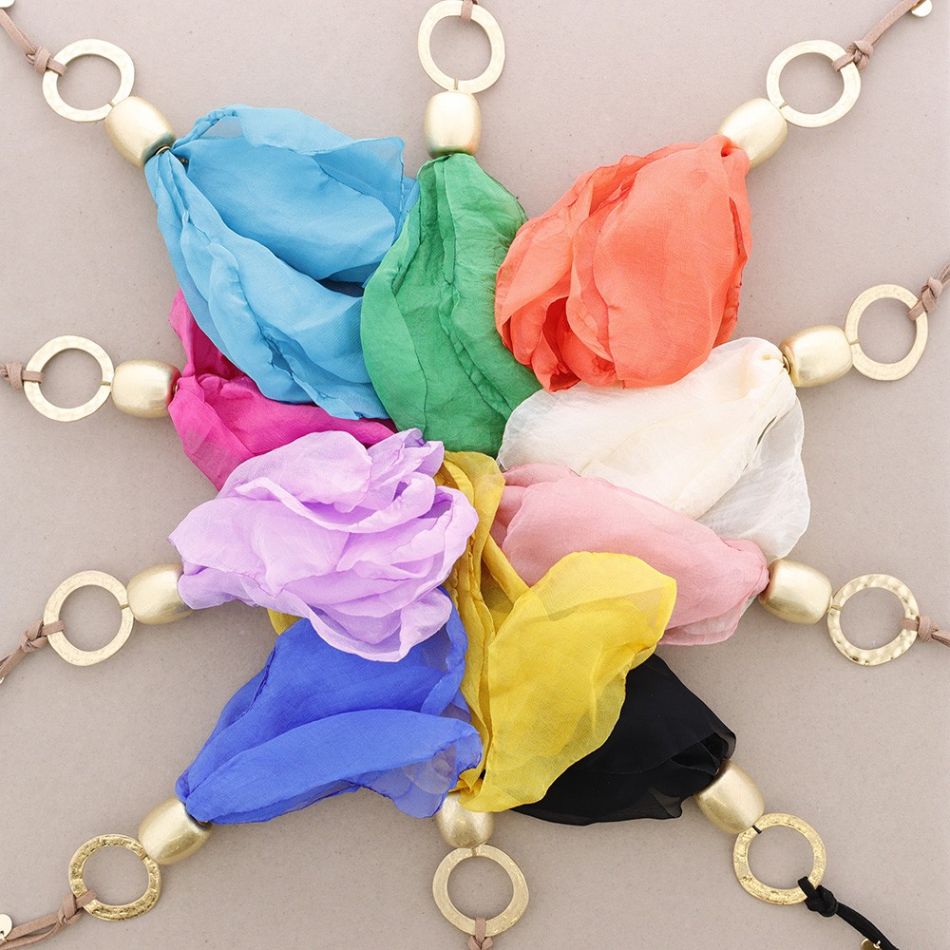 COLLAR LARGO COLGANTE FLOR TELA