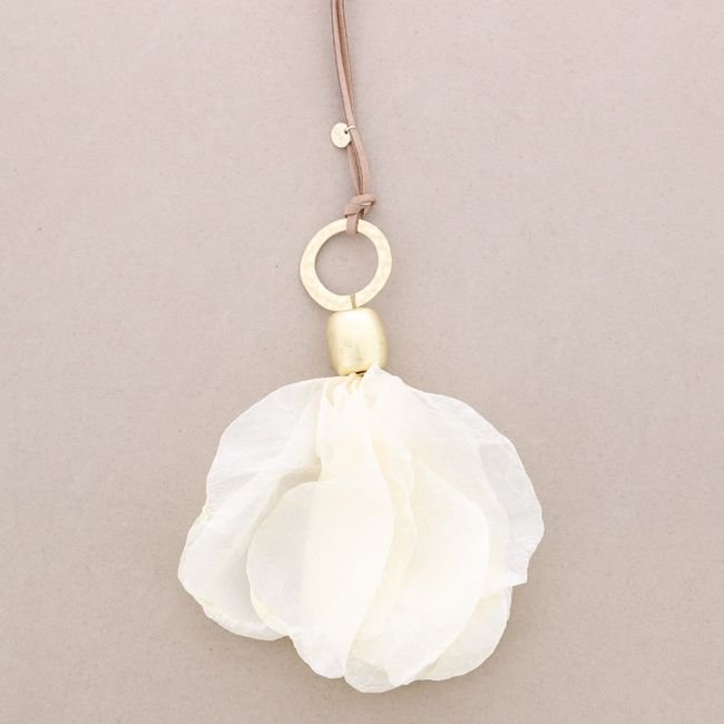 LONG FABRIC FLOWER PENDANT NECKLACE