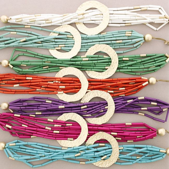 METAL CIRCLE RESIN BEADED NECKLACE