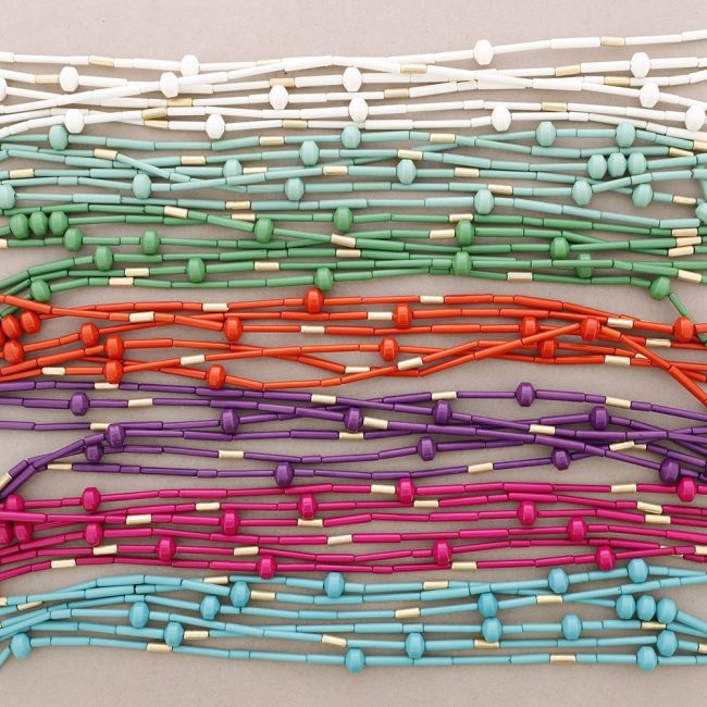 COLLAR LARGO TRES TIRAS CUENTAS RESINA