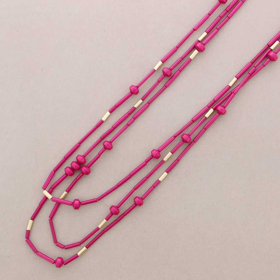 COLLAR LARGO TRES TIRAS CUENTAS RESINA