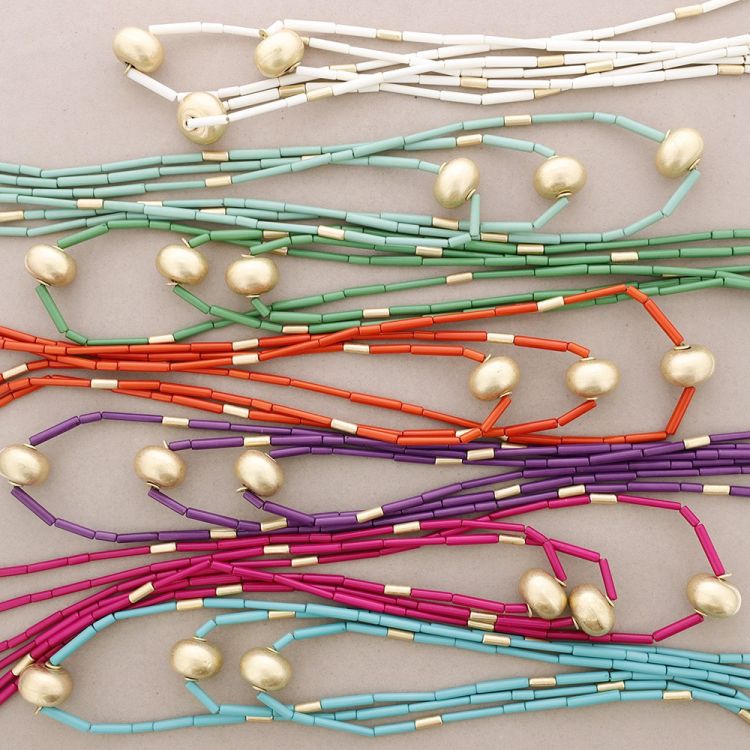 COLLAR LARGO TRES TIRAS CUENTAS METÁLICAS RESINA 2
