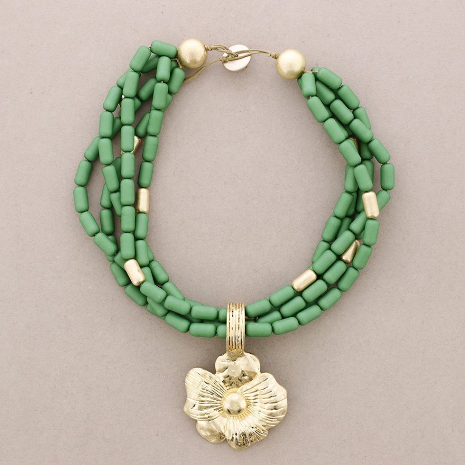 NECKLACE BEADED RESIN METAL MEDAL PENDANT