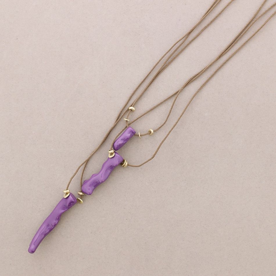 LONG NECKLACE WITH RESIN CORAL PENDANTS