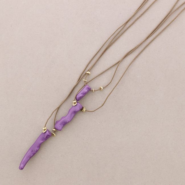 LONG NECKLACE WITH RESIN CORAL PENDANTS