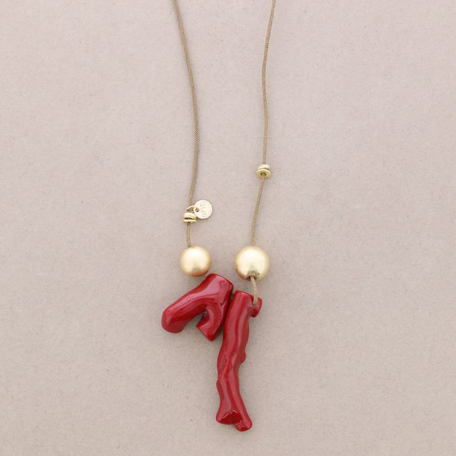 LONG NECKLACE WITH RESIN CORAL PENDANTS