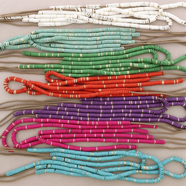 LONG NECKLACE THREE STRIPS RESIN BEADS