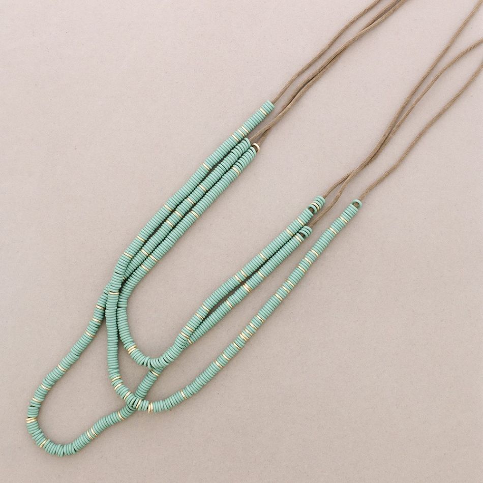 LONG NECKLACE THREE STRIPS RESIN BEADS