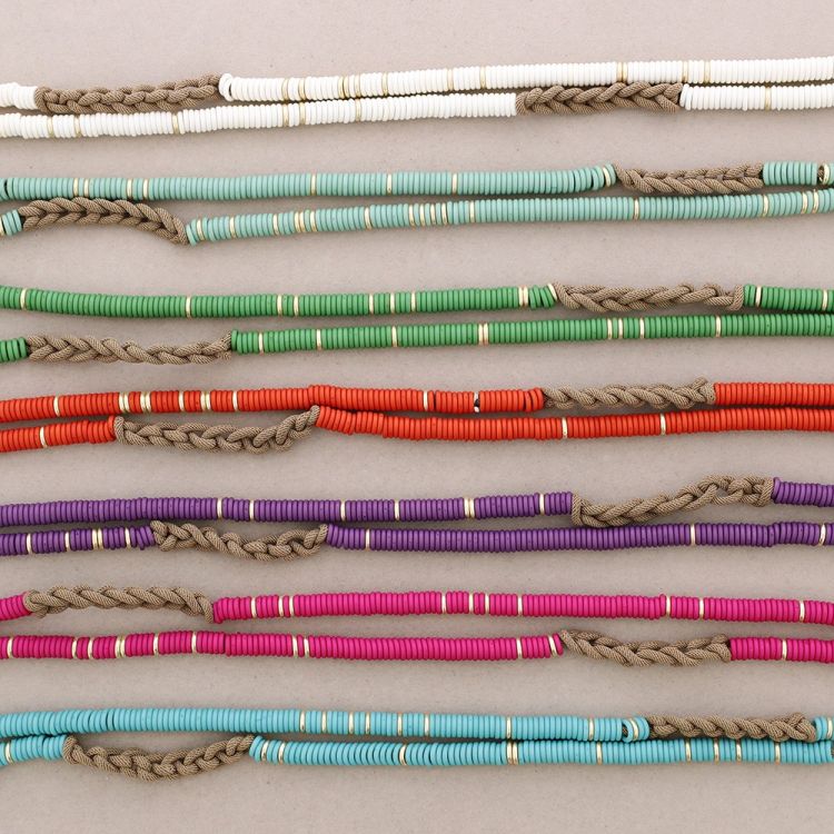 LONG NECKLACE WITH RESIN BEADS 2