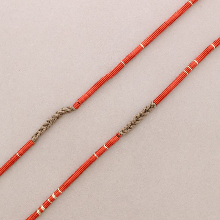 LONG NECKLACE WITH RESIN BEADS