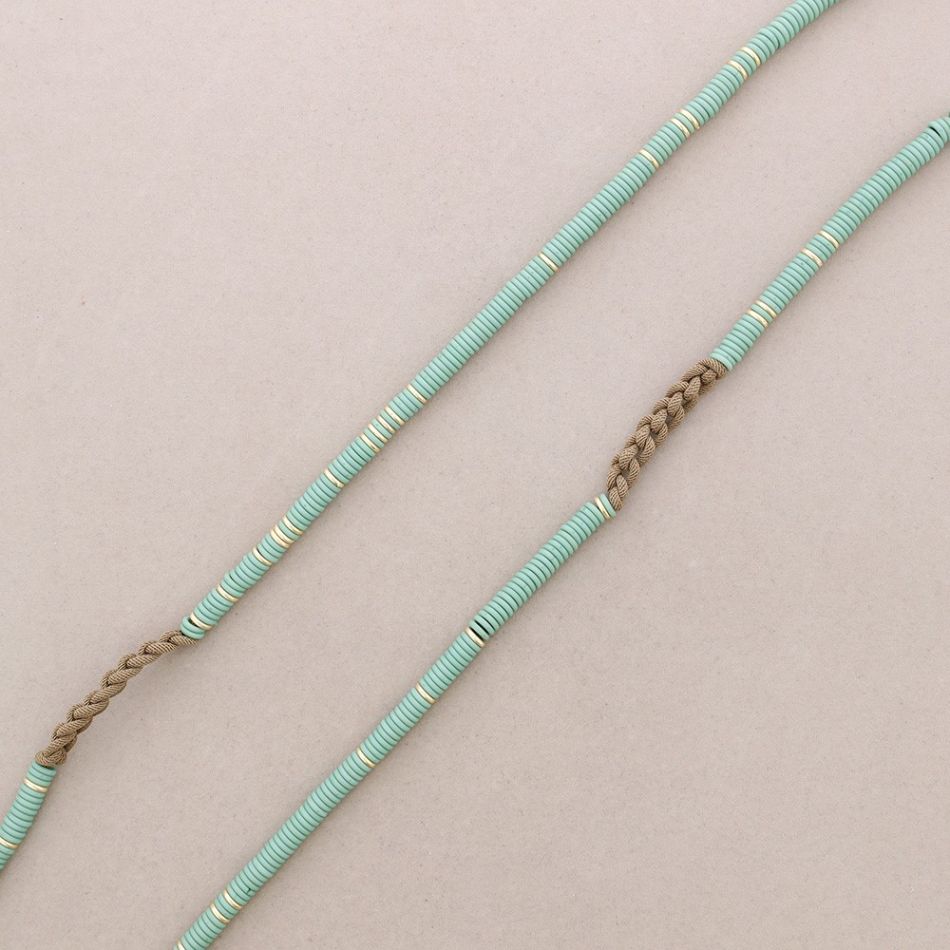 LONG NECKLACE WITH RESIN BEADS