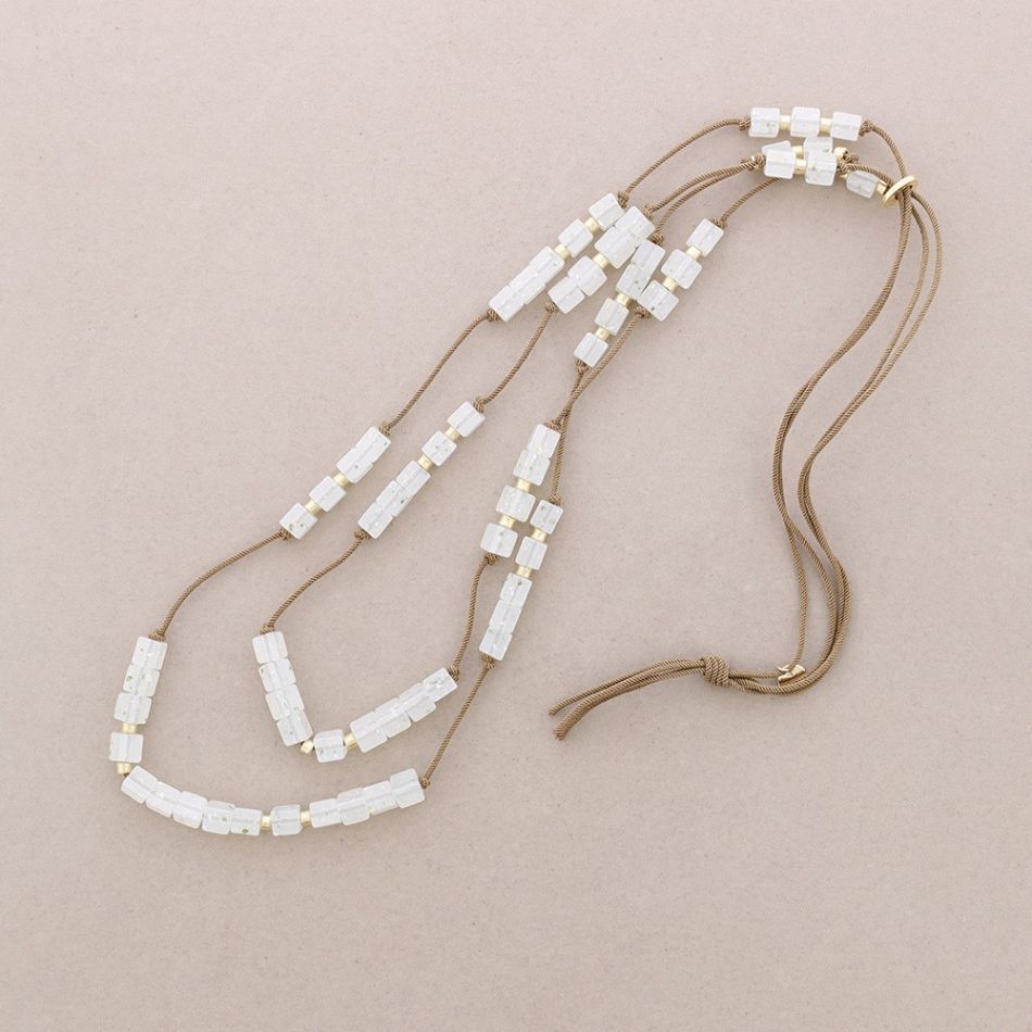 COLLAR LARGO DOBLE CUENTAS RESINA