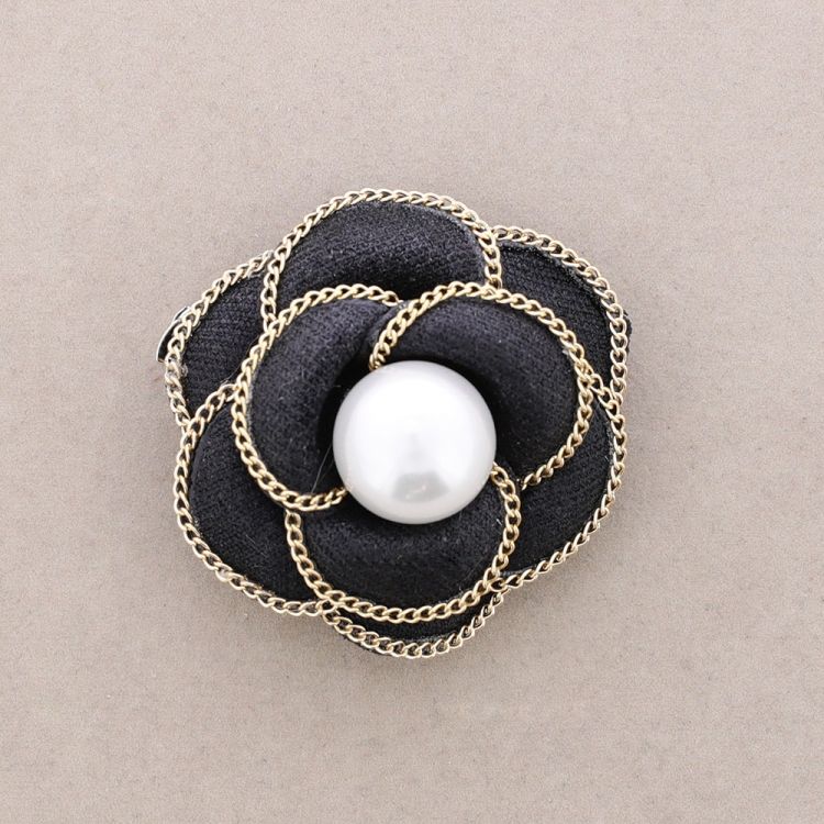BROCHE FLOR TELA BORDE CADENA 6CM